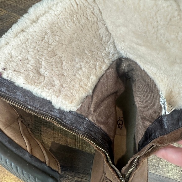 UGG Arquette Brown Leather Winter Boots Womens Size 7 Zip Sheepskin Cuff 1012514 - Picture 8 of 11